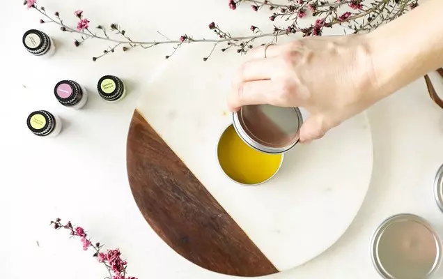 nuoc-hoa-kho-dang-sap