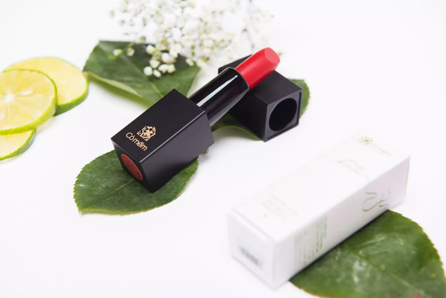 Chăm sóc môi thâm