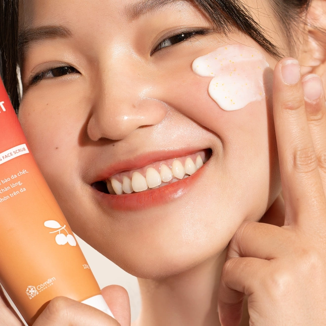 [SET QUÀ TẶNG] Tẩy Da Chết Và Nước Tẩy Trang Sơ- ri Vitamin C 