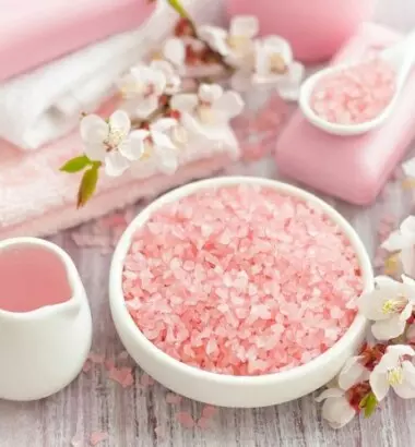 Công thức muối biển tẩy tế bào chết hiệu quả "Bất ngờ"