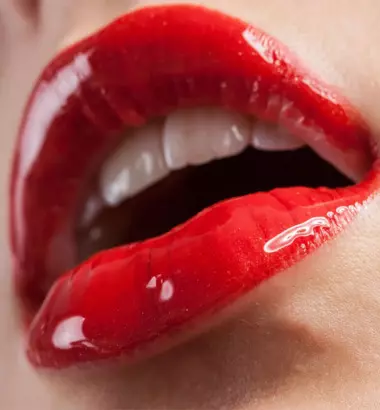 Môi dày tô son màu gì? 4 tips đánh son cho môi dày quyến rũ