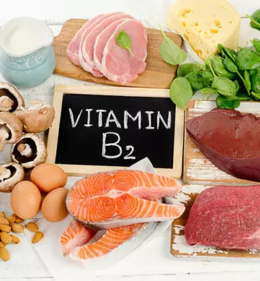 Khô môi là thiếu vitamin gì? #5 Loại vitamin bổ sung ngay