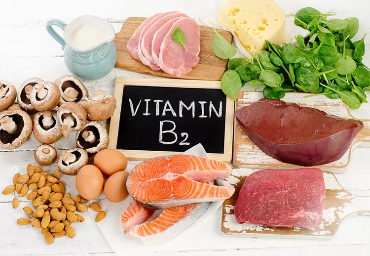 khô môi do thiếu vitamin b2