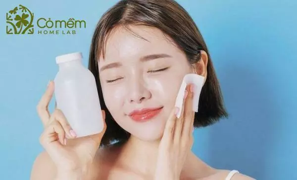 Top 12 dầu tẩy trang cho da mụn làm sạch sâu tốt