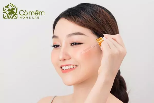 Serum truyền trắng được xem là bảo bối của rất nhiều cô nàng hiện nay