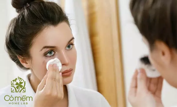 Review 7 loại nước tẩy trang mắt được tin dùng hiện nay