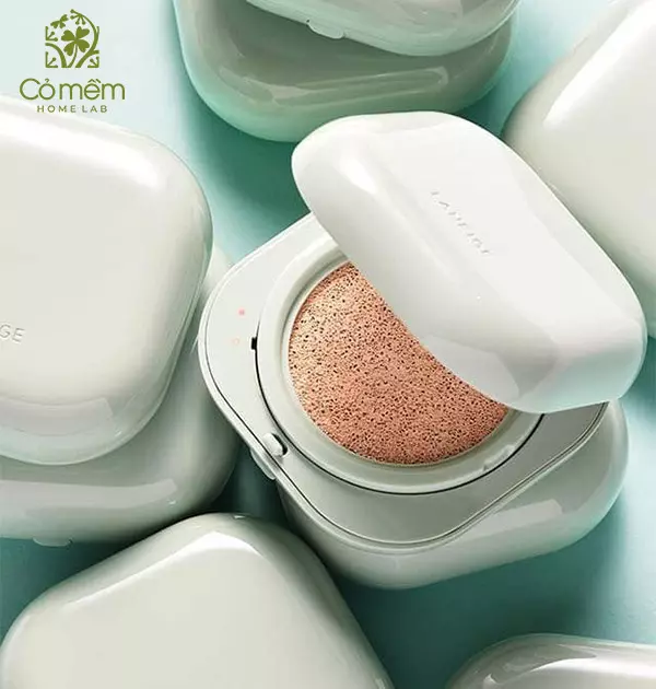 da khô nên dùng cushion hay kem nền