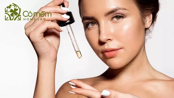 Lựa chọn serum dưỡng trắng da căng bóng phù hợp với tình trạng da