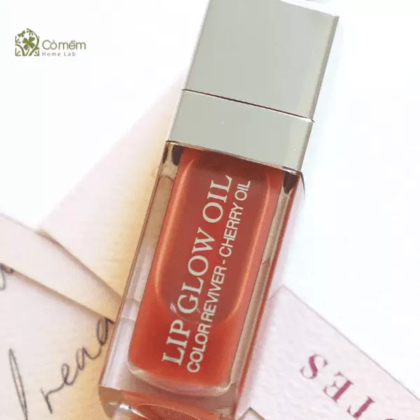 Son Dior Lip Glow Oil được nhiều cô nàng yêu thích