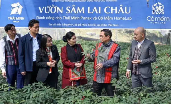 Thủ tướng chung vui Ngày hội đại đoàn kết cùng đồng bào các dân tộc tỉnh Lai Châu (Trích báo Chính phủ)