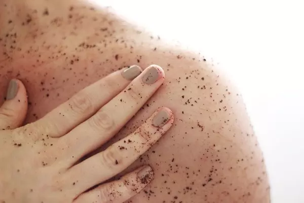 Tẩy da chết body mịn màng ➡️ Trình tự "chuẩn đét" 4 BƯỚC